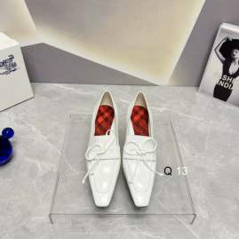 Picture of Burberry Shoes _SKUBurberrysz35-4041912.5CM4CYM0108
